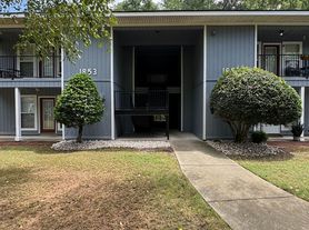 1853 Sardonyx Rd, Fayetteville, NC