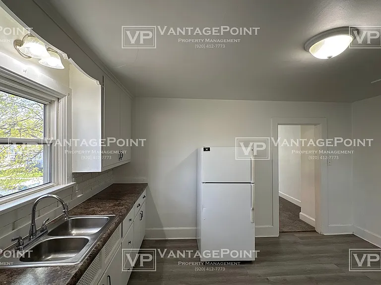 836 11th Ave — Photo 3