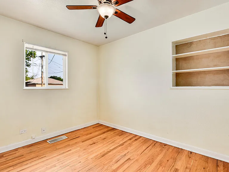 3208 Niagara St — Photo 15