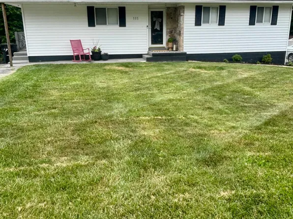 111 Holliday Dr, Beckley, WV 25801