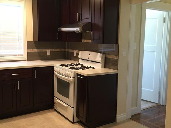 4th image of 102 S Grant St #1