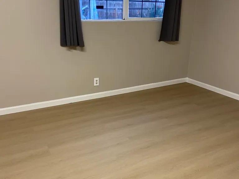 Pendragon Ln — Photo 9