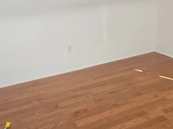 549 Avenue East image 5 of 15