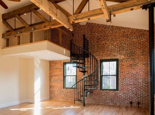3 Webster St APT 4, Salem, MA 01970