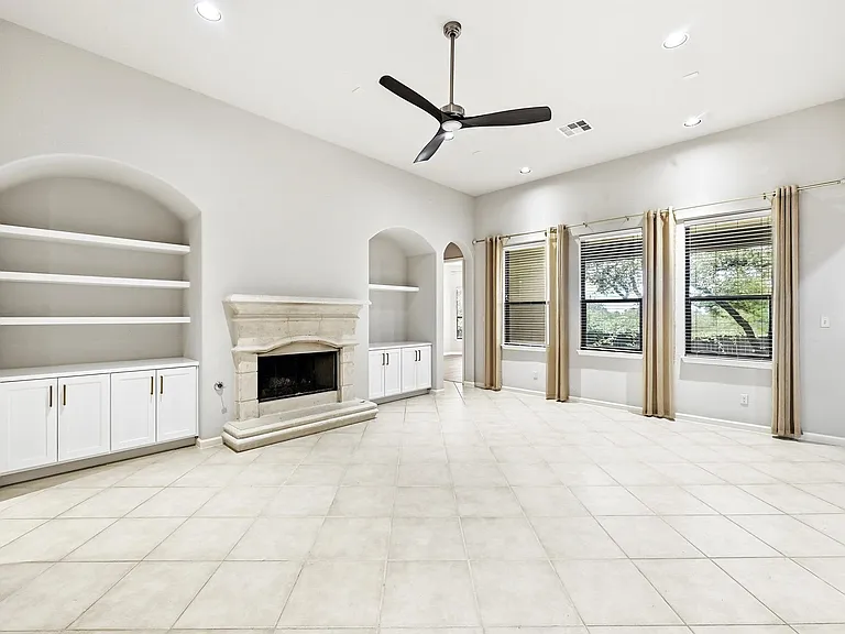 1611 Rimstone Dr — Photo 3