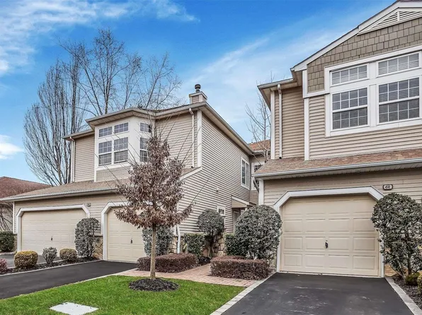 61 Sagamore Drive #61, Plainview, NY 11803