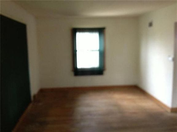 4th image of 5172 N Teutonia Ave