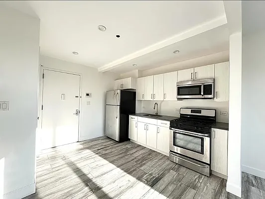 Rented by Voro New York | media 3