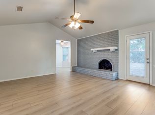 905 Stratford Dr, Bedford, TX 76021