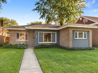 9431 Lincoln Ave, Brookfield, IL 60513