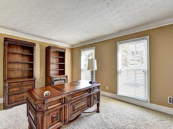5th image of 2471 Chimney Top Ln