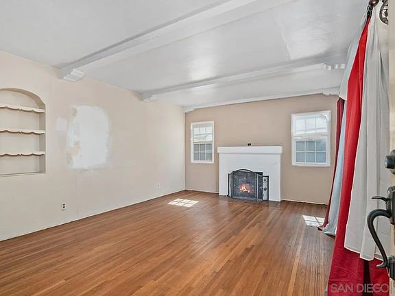 4th image of 4445 42nd St