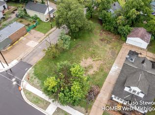 558 E Apple Ave, Muskegon, MI 49442