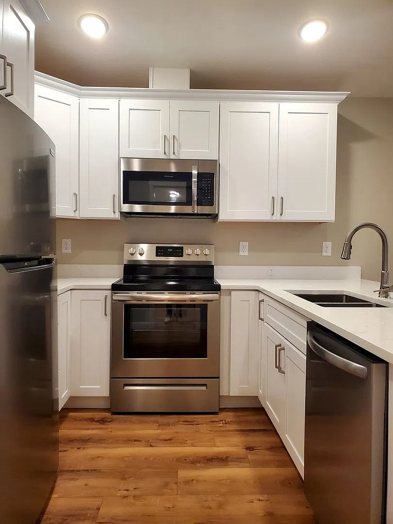 Freshly Renovated 1 Bdrm With All Appliances - North End! $1675 Rent — Photo 2