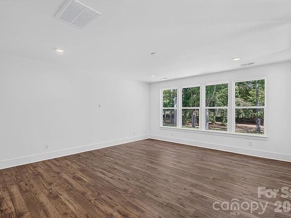 5th image of 4927 Potter Rd