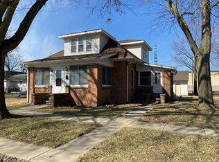 208 Jefferson St, Henry, IL 61537