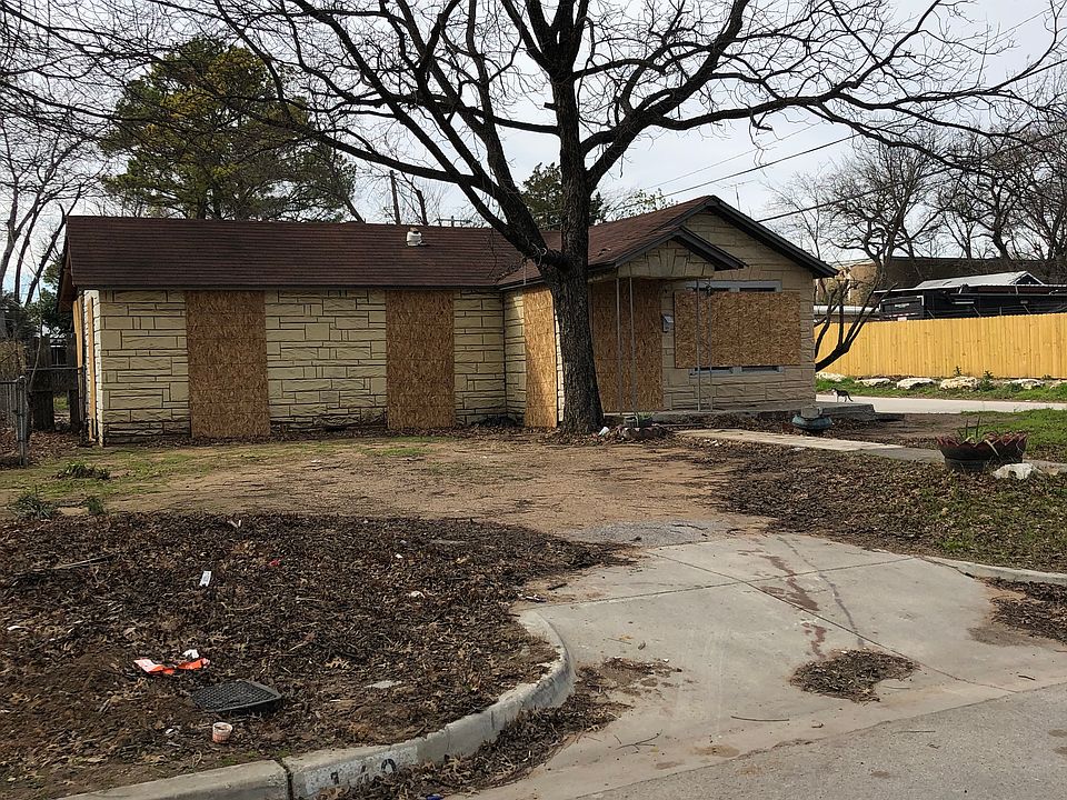 1st image of 149 N De Costa St