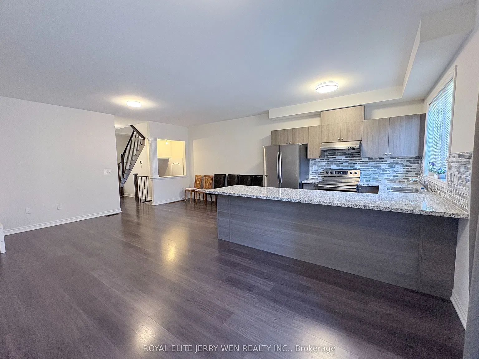 5 bed, $3,500 — Photo 2