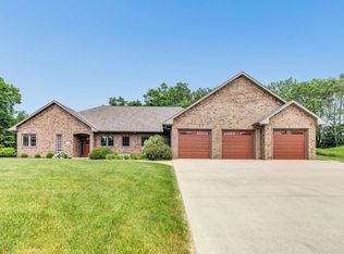 272 Lost Ridge Ct, Green Bay, WI 54302