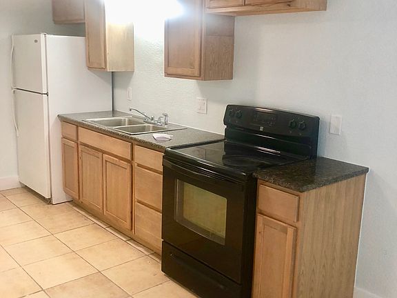 #GuardianRealty 3516 Thomas Ave #1 N Las Vegas 2BR unit for rent kitchen 2_08062019