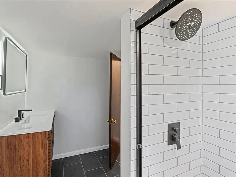 2810 Edwards Way #B — Photo 3