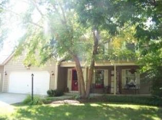 570 Hudson Bluff Dr, Elgin, IL 60123