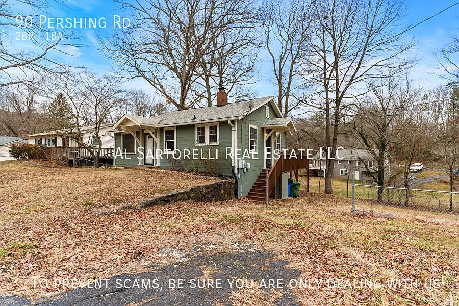 Haw Creek Bungalow in great location, Pet friendly and fully updated. — Photo 4