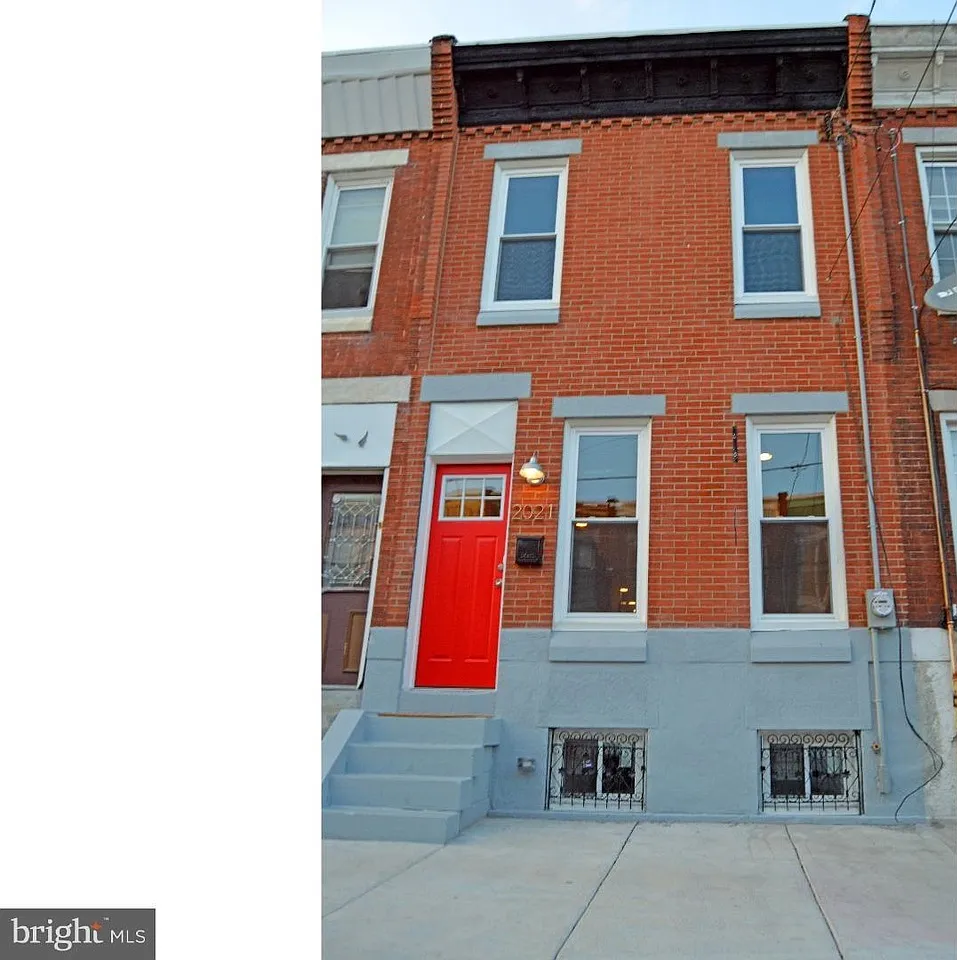 2021 Moore St — Photo 1