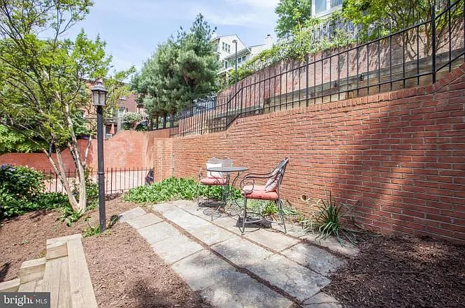 4615 Macarthur Blvd NW — Photo 18