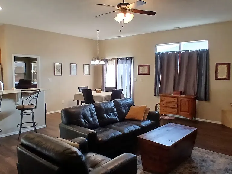 450 Juniper St — Photo 3