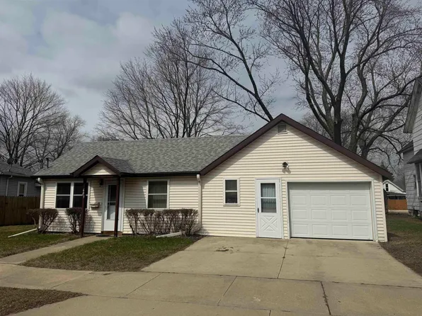 603 Harwood St, Charles City, IA 50616