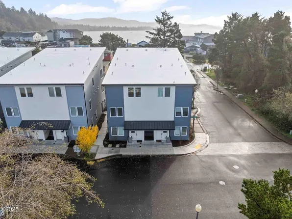 918 SW 48th St #4, Lincoln City, OR 97367