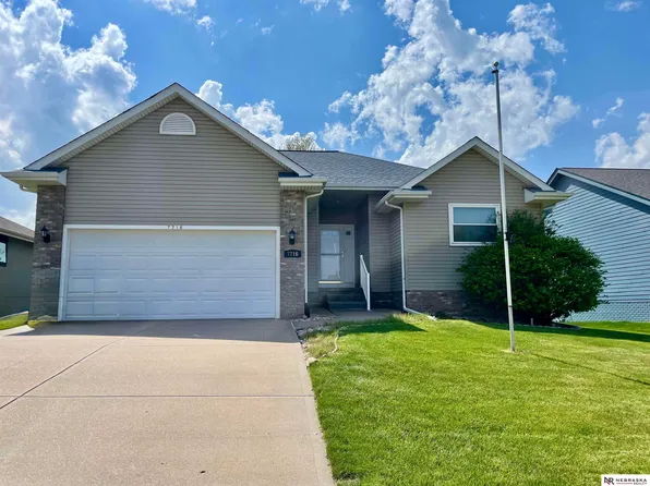 7716 S 166th St, Omaha, NE 68136
