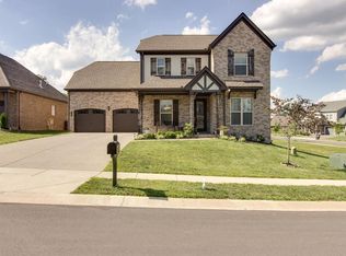 6194 Christmas Dr, Nolensville, TN 37135