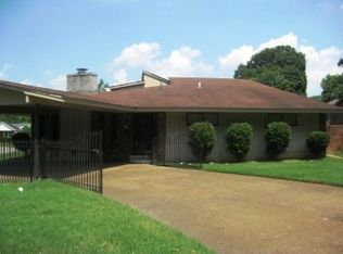1090 N McLean Blvd, Memphis, TN 38107