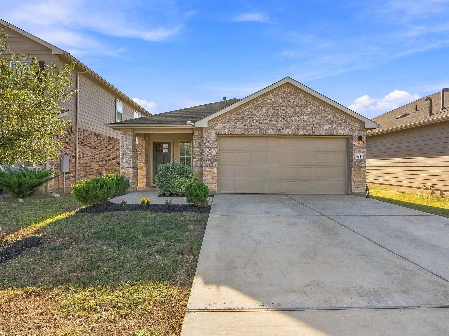 3 bed, 2.0 bath, 1521 sqft, $1,900 — Photo 3
