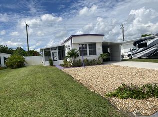 7898 SE Swan Ave, Hobe Sound, FL 33455