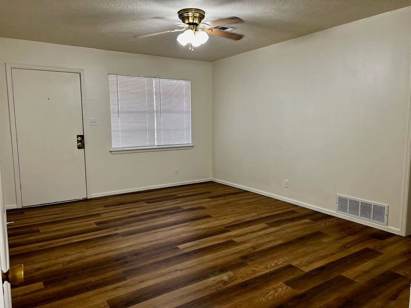 Updated with a great backyard! — Photo 4