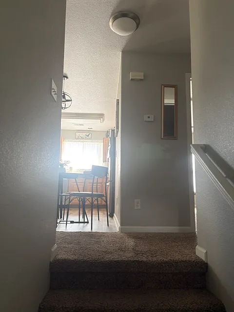 2 bed, 1047 sqft, $1,700 — Photo 3