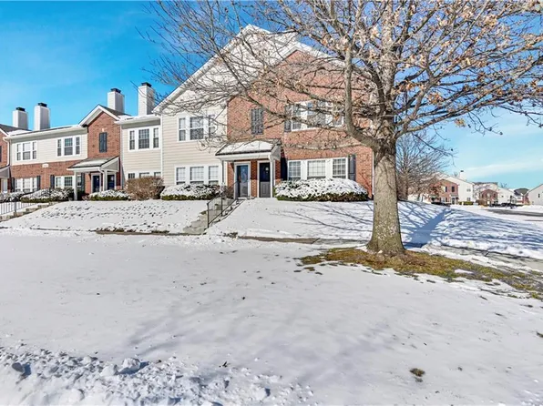 11613 Tomahawk Creek Pkwy APT H, Leawood, KS 66211