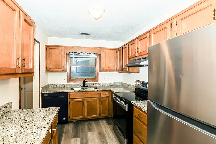 7074 Williamsburg Dr — Photo 8