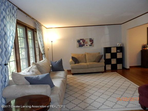 3rd image of 3680 W Hiawatha Dr