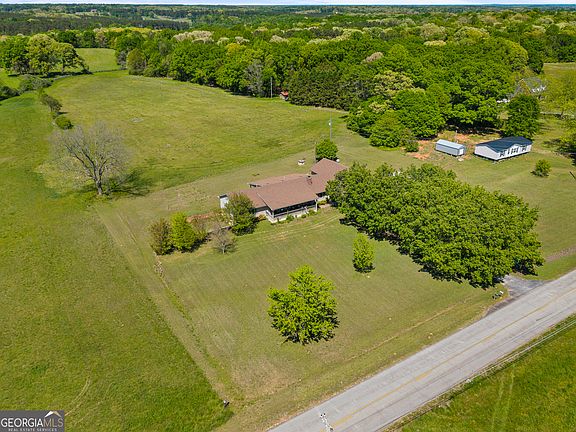 4th image of 696 Hickory Crossing Rd