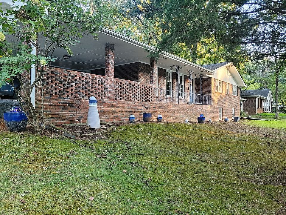 1st image of 805 Hickory Ln