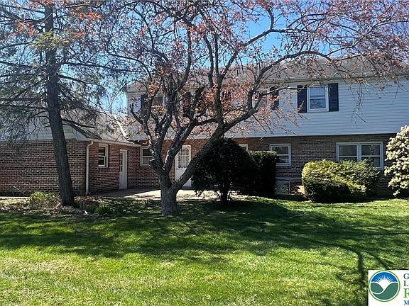 3rd image of 1225 N Cedar Crest Blvd