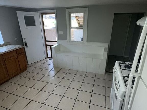 2nd image of 534 Cherry St E