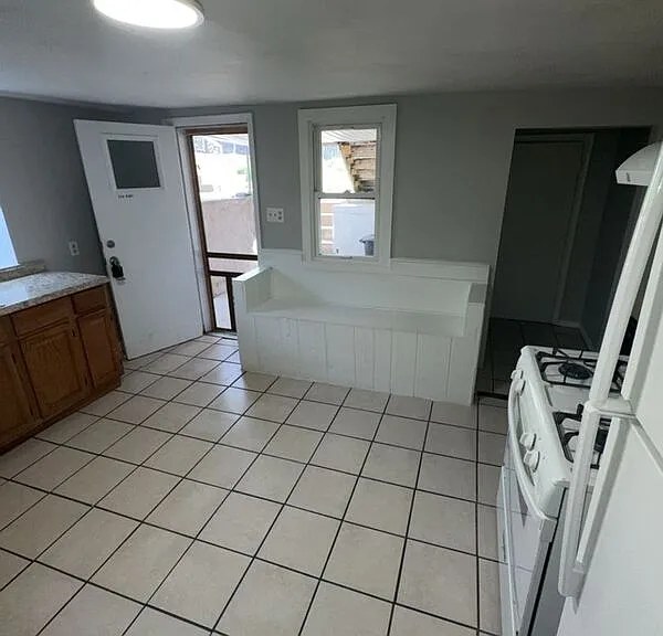 534 Cherry St E — Photo 2