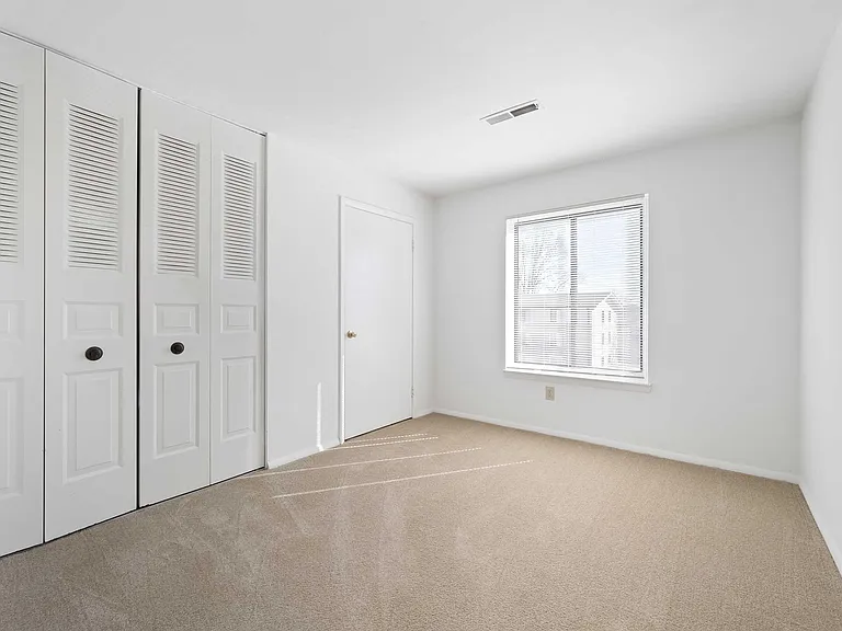Foxridge Apartment Homes — Photo 159