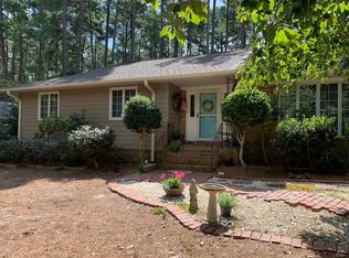 105 Chestnut Ct, West End, NC 27376