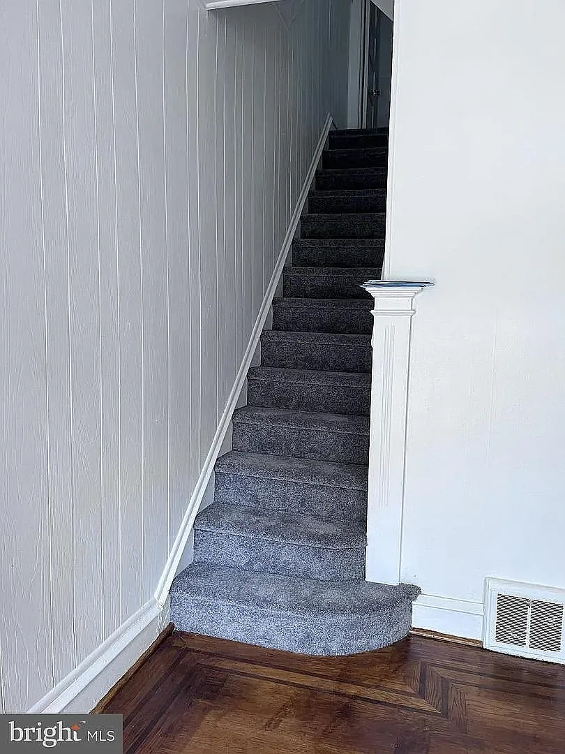 2 bed, 950 sqft, $1,400 — Photo 3